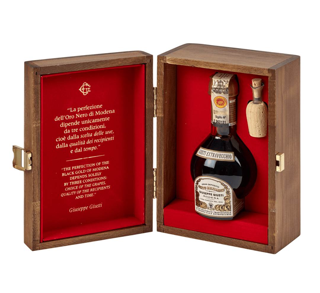 Giuseppe Giusti Aceto Balsamico Tradiz. di Modena DOP Extravecchio Traditioneller Balsamessig aus Modena, ca. 30 Jahre gereift Italien (3 x 0,1l) - Versanel - Lebensmittel